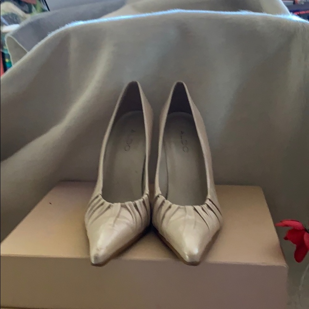 Aldo - Picture 3 of 7